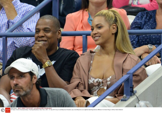 KOSER SEG: Jay Z and Beyoncé på plass under US Open i september. Foto: Rex Features KOSER SEG: Jay Z and Beyoncé på plass under US Open i september. Foto: Rex Features